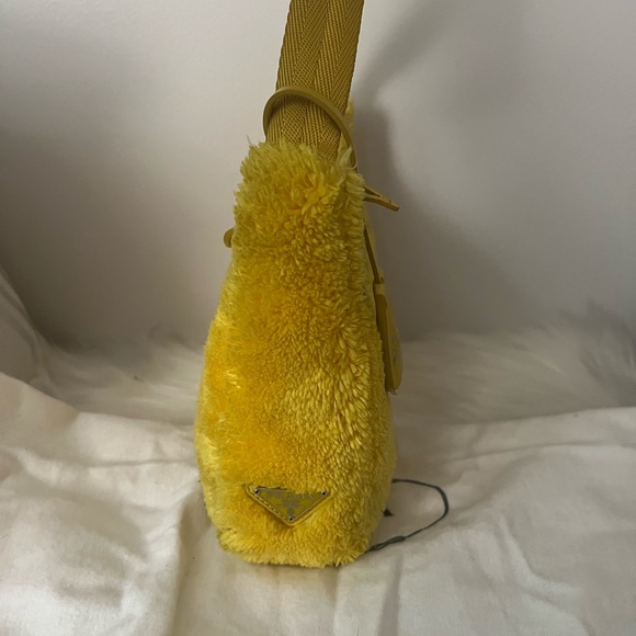 Prada Re-edition Terry Bag - Picture 2 of 6